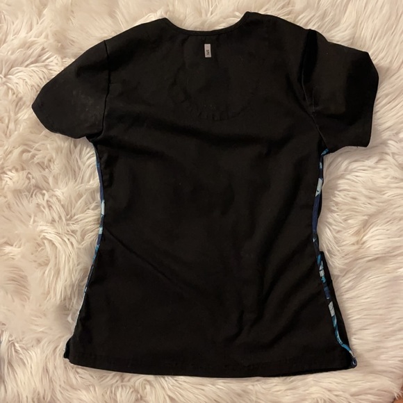 Scrub pant and top - Picture 3 of 5